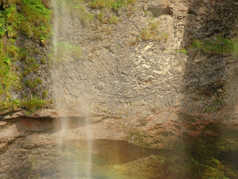 Seljalandfoss 25-Jul-19   18 22 16